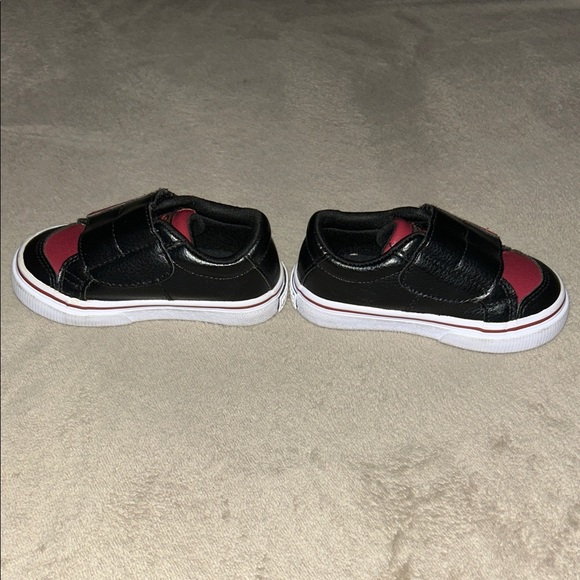 Etnies Kids Black and Burgundy Sneakers - Picture 2 of 4